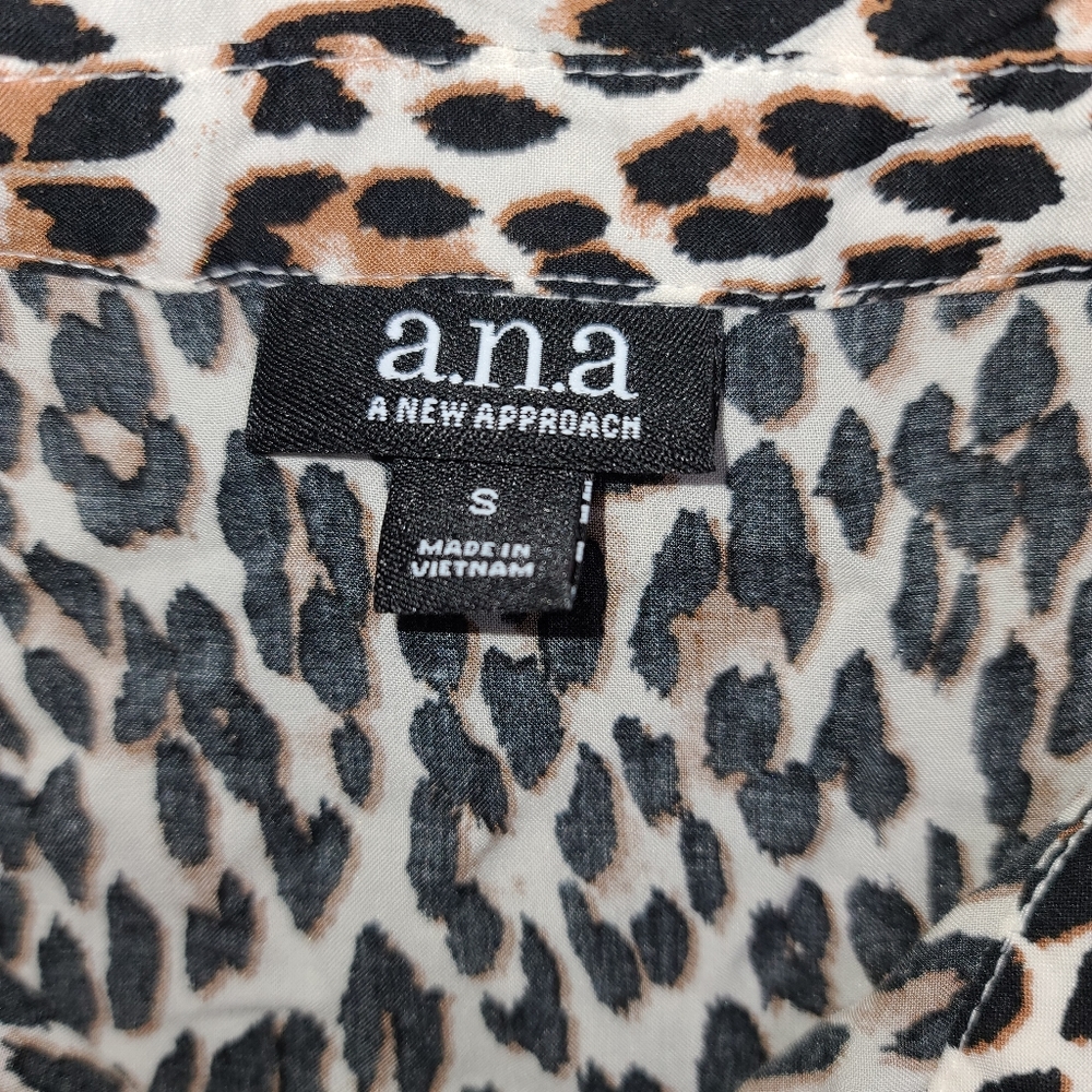 SOLD.  a.n.a A New Approach Animal Print top - Picture 5 of 5